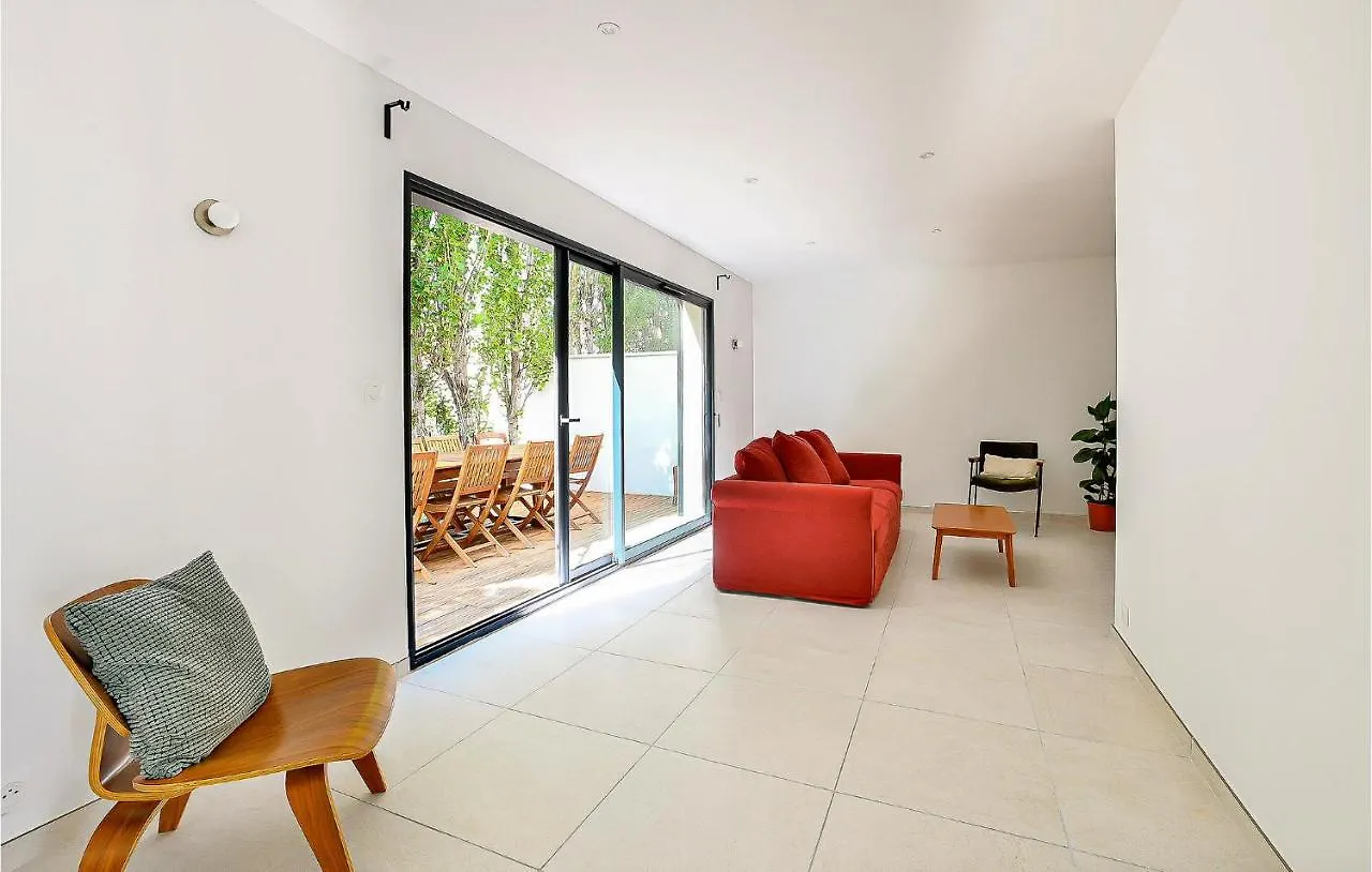 Awesome Home In Monteux With Kitchen Holiday home