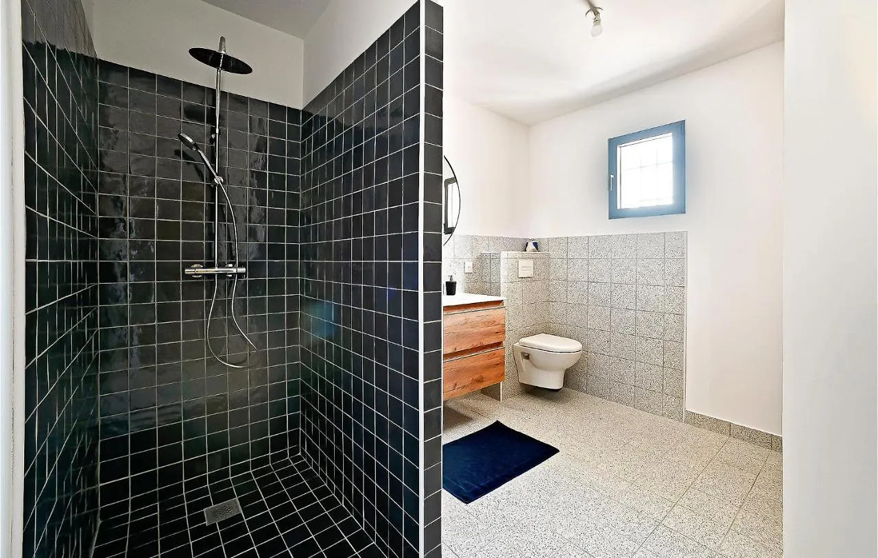 Awesome Home In Monteux With Kitchen 0*,