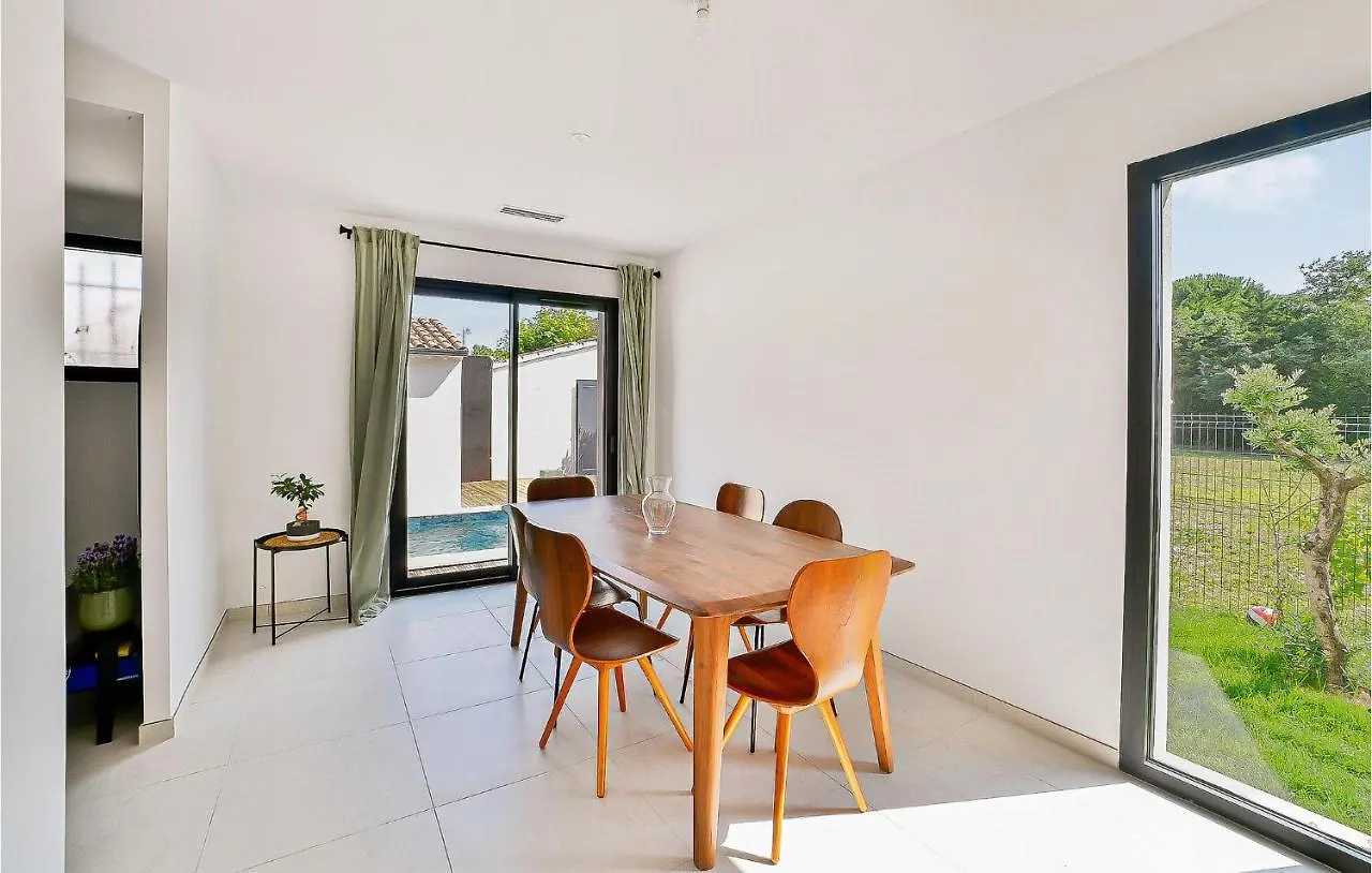 Awesome Home In Monteux With Kitchen Holiday home