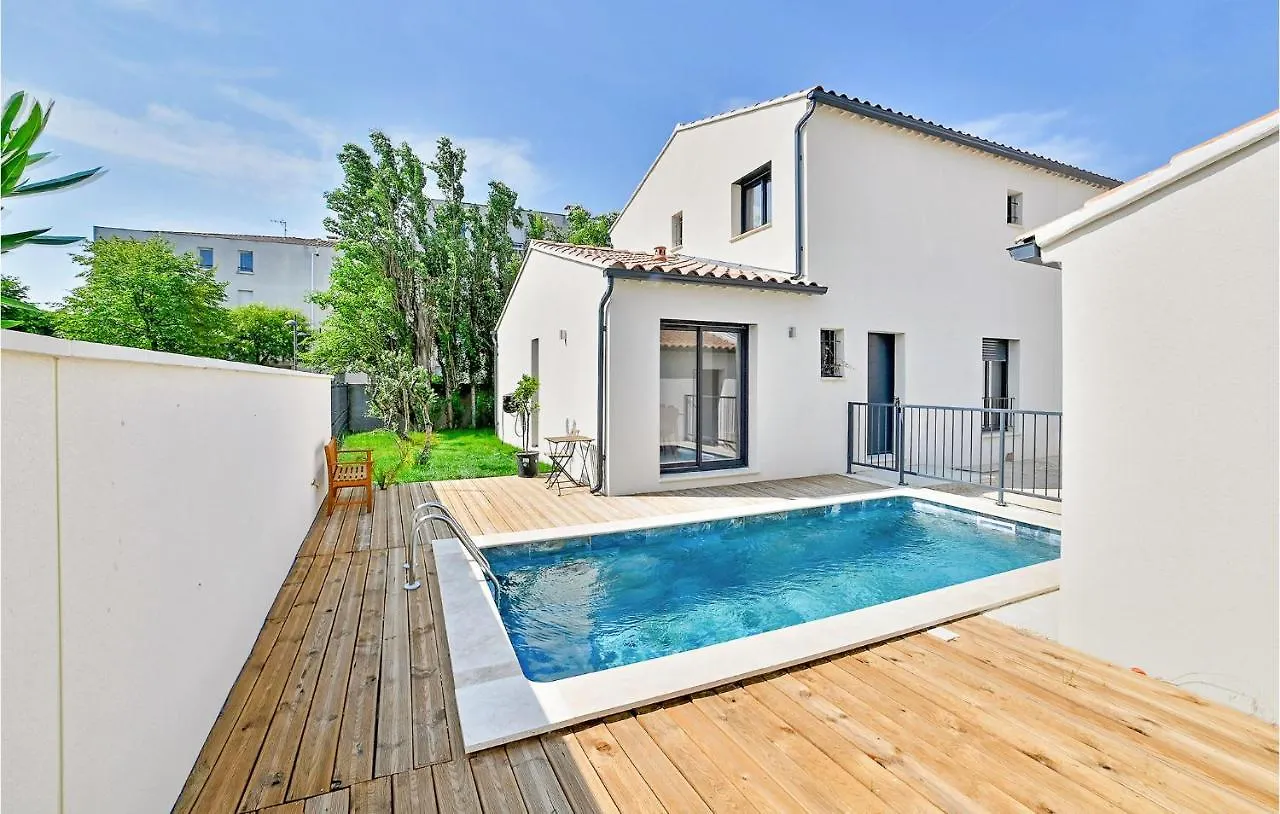 Awesome Home In Monteux With Kitchen